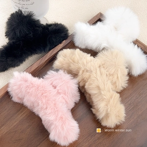 Large Plush Hair Claw Clip Faux Fur Fluffy Shark Hairpin Strong Hold Non Slip Autumn Winter Accessory For Women