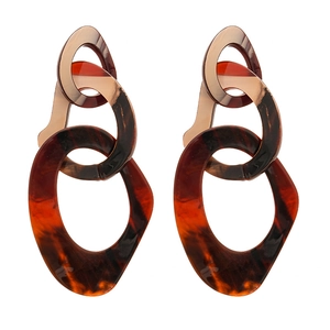 Retro amber tortoiseshell resin hoop earrings with irregular geometric interlocking link design