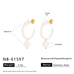 Detailed size specifications of 18k gold plated pearl C-shape earrings with measurements
