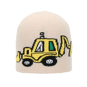 Dettaglio della maglia del cappello invernale beige con motivo jacquard scavatrice