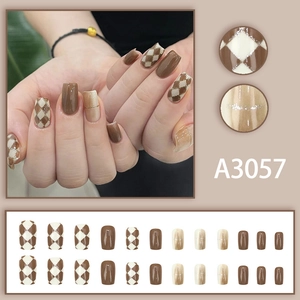 Short brown checkerboard press-on nails with caramel gradient design, 24pcs set