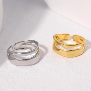 Détails de bagues ouvertes doubles minimalistes dorées et argentées à texture métallique