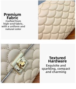 Détail du sac à main en cuir beige matelassé écaille avec fermoir rotatif doré élégant