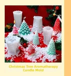 Vista macro degli stampi in silicone per albero di Natale e candele profumate fatte a mano