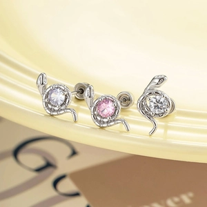 Boucle D'oreille De Cartilage En Forme De Serpent Acier Titane Cuivre Zircon Fermoir À Vis Piercing Punk Bijoux