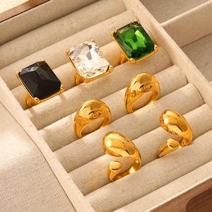 Ins style geometric gold-plated titanium rings with emerald-cut crystals in jewelry box