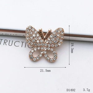 Charm a farfalla in oro rosa con strass bianchi, misura 19,3mm x 21,5mm