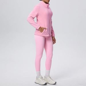 Completo yoga in pile rosa con giacca con zip a maniche lunghe e leggings aderenti