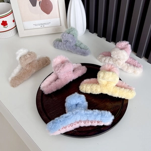Large Plush Hair Claw Clip Contrast Color Faux Fur Shark Clip Korean Style Elegant Hair Clamp For Women Girls