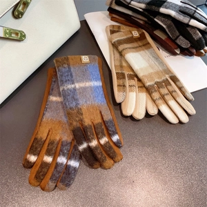 Eleganti guanti in lana a quadri per donna con funzione touch screen per l'inverno