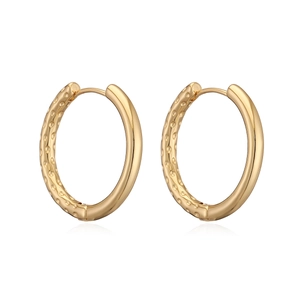 Orecchini a cerchio minimalisti placcati in oro 18K con finitura testurizzata