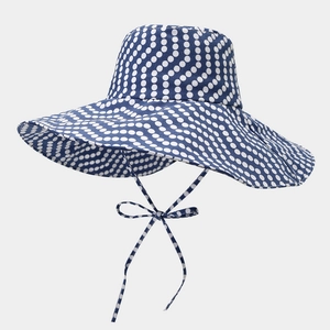 Cappello da sole a tesa larga a pois da donna con fiocco regolabile blu navy