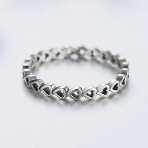 Minimalist S925 sterling silver ring with hollow heart-shaped patterns for women