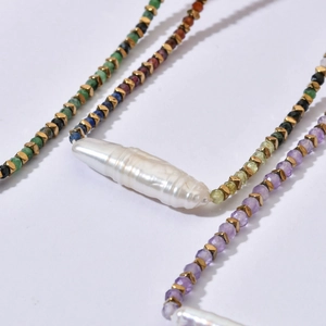 Collier en perles de culture baroques et pierres de tourmaline naturelle multicolores