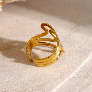 Adjustable golden stainless steel ring featuring three-layer irregular wavy lines