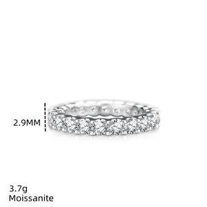 Detail view of 2.9mm moissanite eternity ring in S925 silver with weight specifications