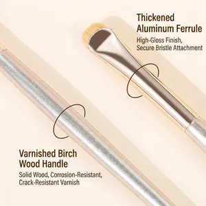 Pinceau eyeliner en croissant avec tube en alu et manche en bois de bouleau scintillant