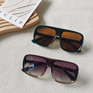 Classic large square sunglasses for men in dark green and gradient purple frames