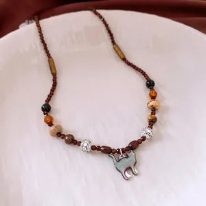 Vintage Cat Pendant Necklace Glass Stone Alloy Beaded Brown Maillard Style Clavicle Chain Jewelry For Women