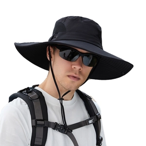 Schwarzer Sonnenhut für Herren mit breiter Krempe und verstellbarem Kinnriemen zum Wandern