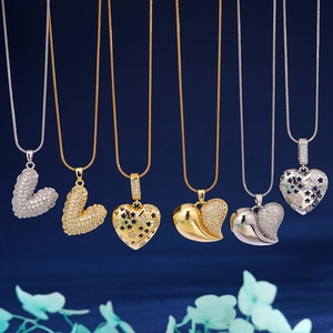Heart Pendant Necklace Copper Cubic Zirconia Inlaid Hollow Star Half Pave Snake Chain Light Luxury Elegant For Women