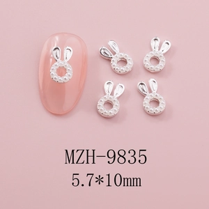 Detailansicht der 5,7x10mm Silber-Hasen-Perlenanhänger mit Strass für Nagelkunst