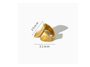 Detailed view of wide 18K gold plated titanium ring showing 29mm and 31mm measurements