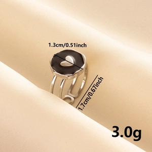 Detailed view of heart ring with dimensions 1.3cm diameter and 3.0g weight specifications