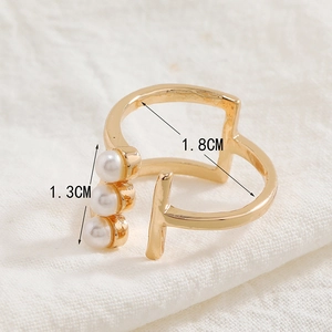 Minimalist gold double-layered open ring featuring three vertical pearls and 1.8cm diameter