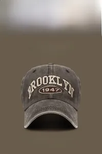 Ricamo 3D dettagliato BROOKLYN 1947 su cappello da baseball in cotone lavato vintage