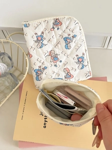 Porte-monnaie en tissu matelassé avec imprimé fille rétro et fentes pour cartes