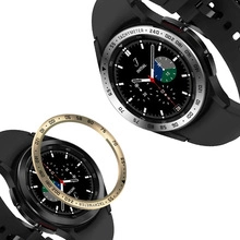 Detailansicht der silbernen und goldenen Tachymeter-Lünetten für Garmin Forerunner 35 Uhren