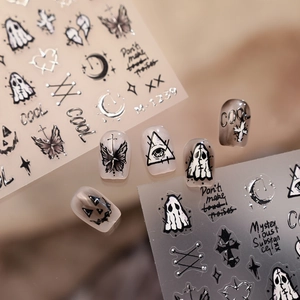 Adesivi per unghie gotici di Halloween con fantasmi e decorazioni argento opaco