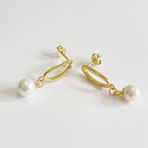 925 Sterling silver gold irregular oval earrings with white pearl pendants