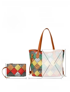 Vue détaillée du sac cabas patchwork coloré avec texture crocodile et petite pochette zippée