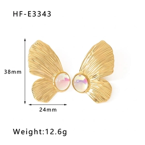 Orecchini a ala di farfalla dorati con gemme e dimensioni di 38mm x 24mm
