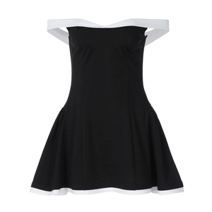 Mini-robe chic noire et blanche sans bretelles avec bordure contrastée et coupe moulante