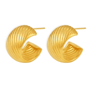 Fashionable 18k gold plated C-shape hoop earrings with elegant wavy texture for women