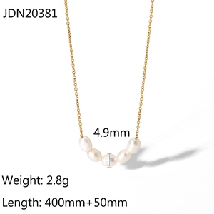 Detail of 18K gold plated stainless steel necklace with 4.9mm freshwater pearls