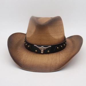 Chapeau de cowboy classique en paille tressée marron avec emblème de taureau argenté