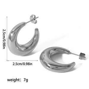 Silver hollow C-shaped crescent earrings in stainless steel with 2.5cm size dimensions
