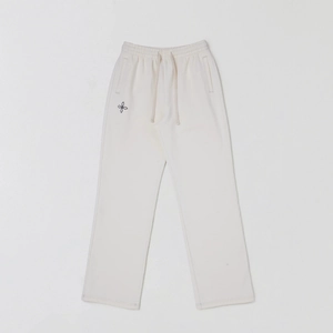 Vue à plat du jogging en maille blanc cassé avec taille élastique à cordon et logo brodé