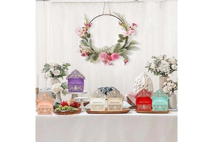 European crown-shaped hollow paper candy boxes in multiple colors for wedding table decor