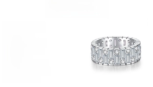 Detailed view of S925 sterling silver couple ring with heart and arrow cut carbon diamonds