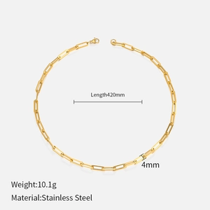 Detail view of 4mm gold-plated paperclip chain necklace with 420mm length specifications