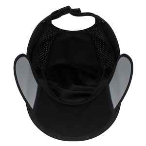 Cappello parasole outdoor con rete traspirante, alette retrattili e fibbia regolabile