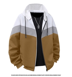 Dettaglio felpa con cappuccio color block con zip intera e coulisse regolabile