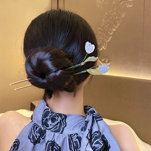 Elegant tulip hair stick with glass petals in blue and white for traditional updos