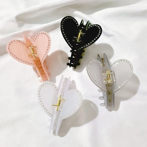 Pinze per capelli a cuore in acetato con strass nei colori rosa nero grigio e bianco