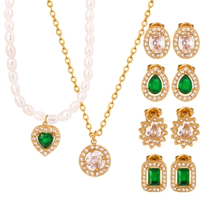 Set gioielli lusso collana perle d'acqua dolce e orecchini titanio oro per donna